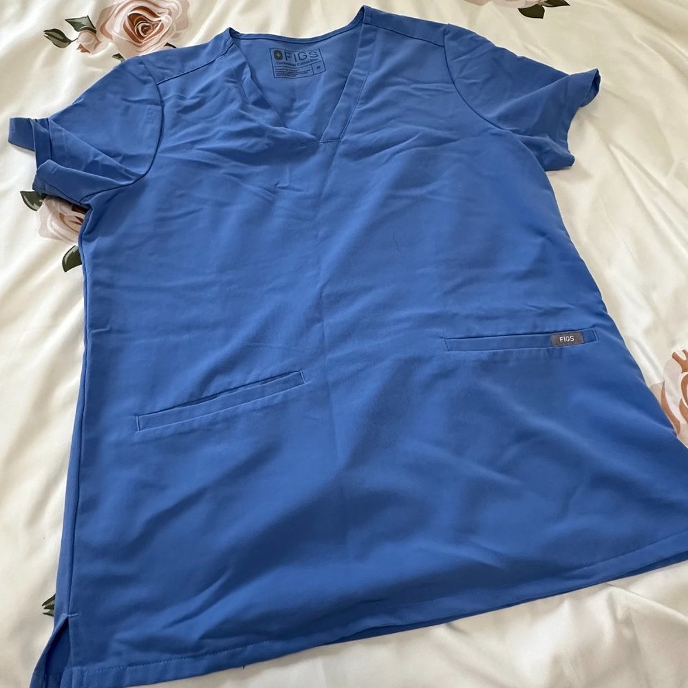 FIGS carisa top medium